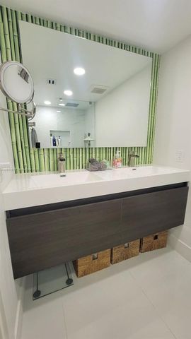 250 Galen Drive 43, Key Biscayne, FL 33149
