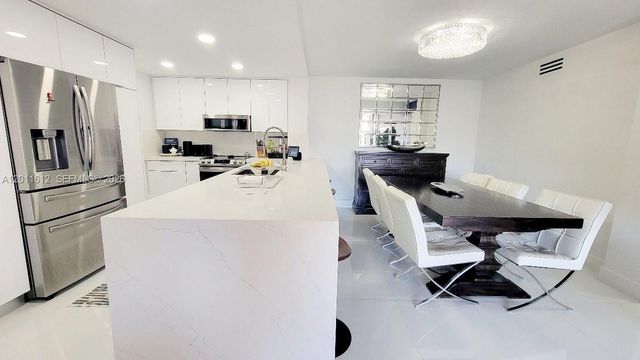 250 Galen Drive 43, Key Biscayne, FL 33149