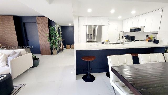 250 Galen Drive 43, Key Biscayne, FL 33149