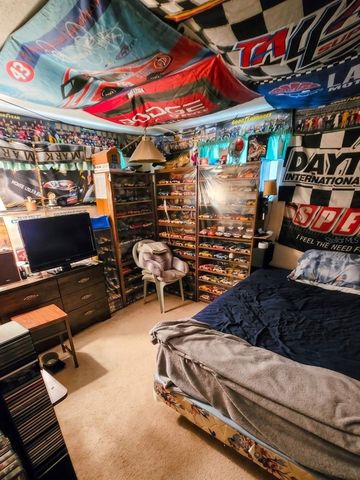 8700 58TH STREET N, Pinellas Park, FL 33782