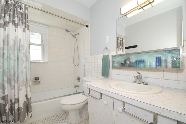 314 Kennedy Dr, Linden City, NJ 07036