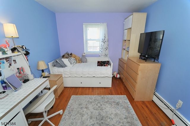 314 Kennedy Dr, Linden City, NJ 07036