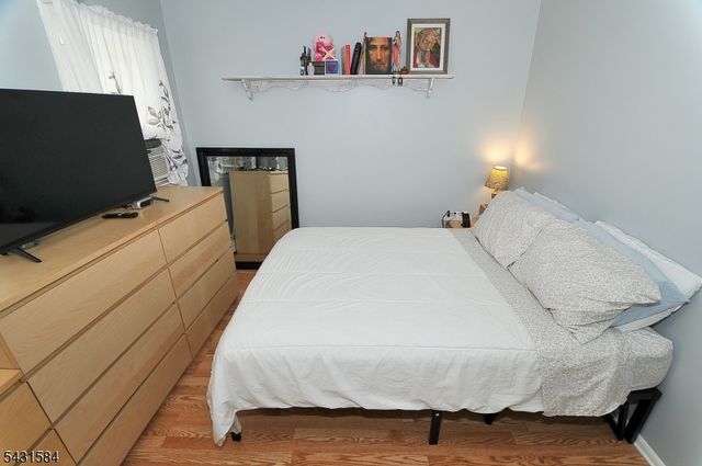 314 Kennedy Dr, Linden City, NJ 07036