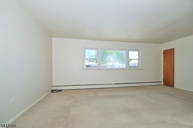 314 Kennedy Dr, Linden City, NJ 07036