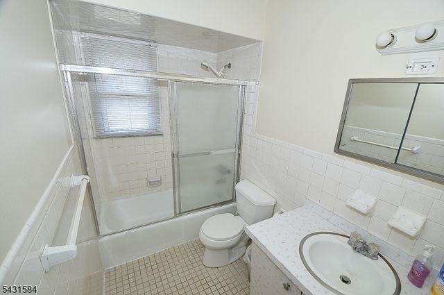 314 Kennedy Dr, Linden City, NJ 07036