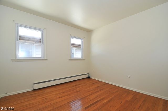 314 Kennedy Dr, Linden City, NJ 07036