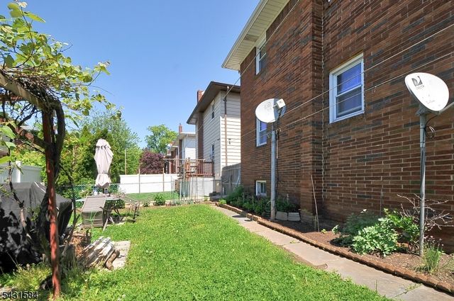 314 Kennedy Dr, Linden City, NJ 07036