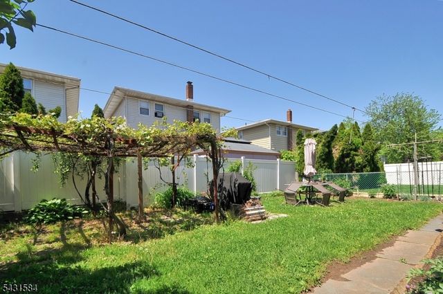 314 Kennedy Dr, Linden City, NJ 07036