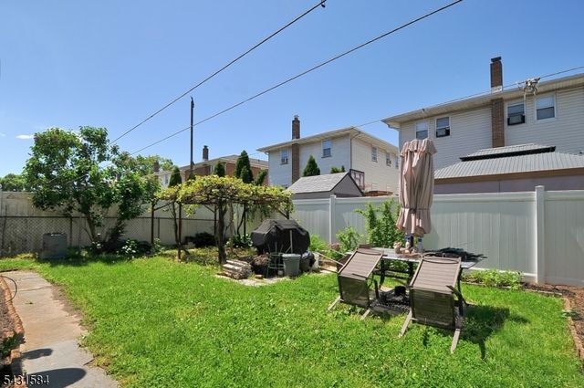 314 Kennedy Dr, Linden City, NJ 07036