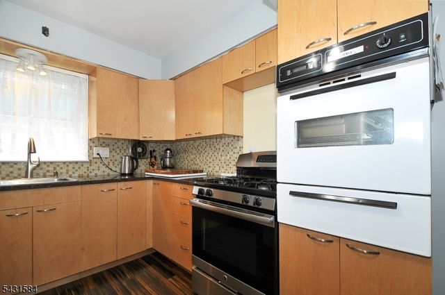 314 Kennedy Dr, Linden City, NJ 07036