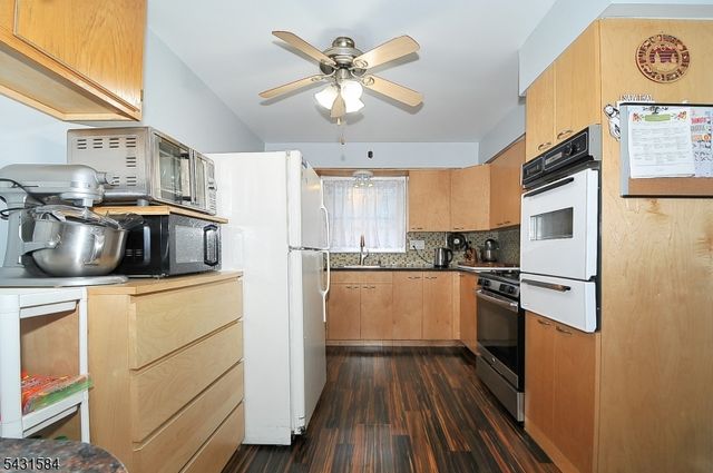 314 Kennedy Dr, Linden City, NJ 07036
