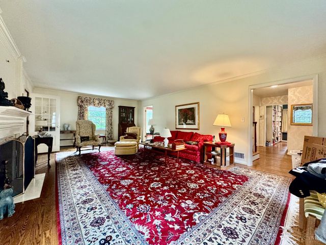 12 Cypress Garden Avenue, Cincinnati, OH 45220