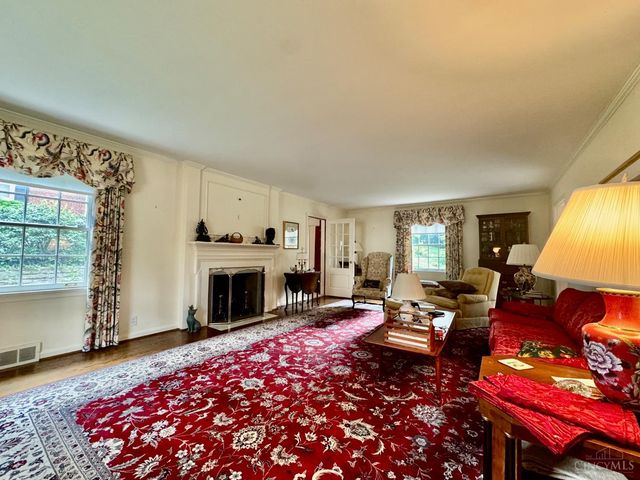 12 Cypress Garden Avenue, Cincinnati, OH 45220