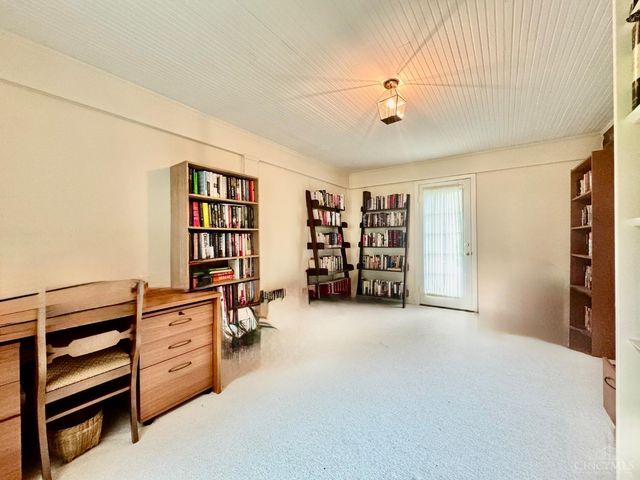 12 Cypress Garden Avenue, Cincinnati, OH 45220