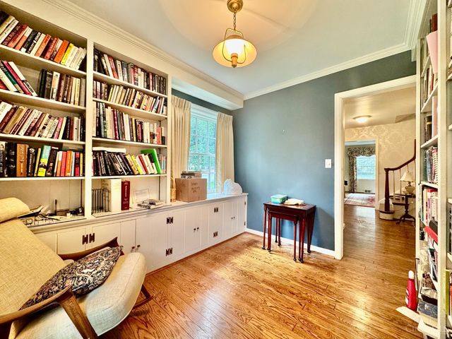 12 Cypress Garden Avenue, Cincinnati, OH 45220