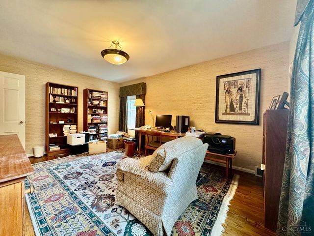 12 Cypress Garden Avenue, Cincinnati, OH 45220