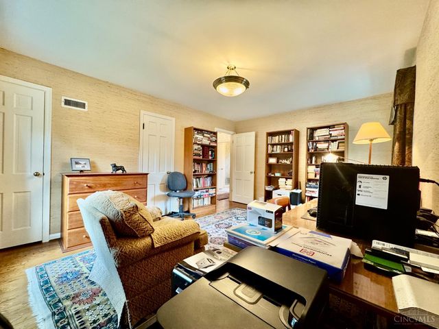 12 Cypress Garden Avenue, Cincinnati, OH 45220