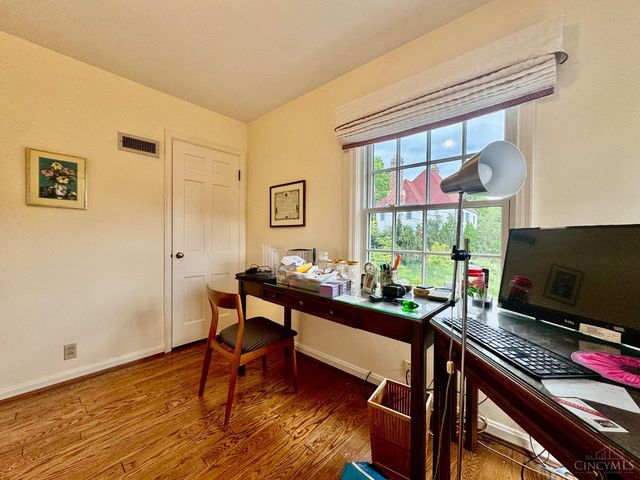 12 Cypress Garden Avenue, Cincinnati, OH 45220