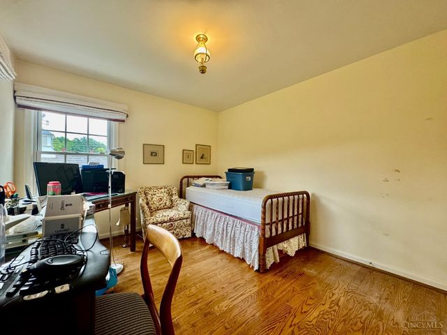 12 Cypress Garden Avenue, Cincinnati, OH 45220