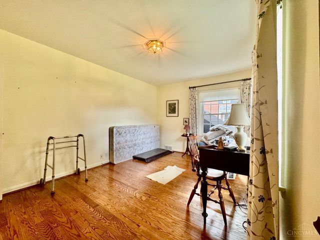 12 Cypress Garden Avenue, Cincinnati, OH 45220