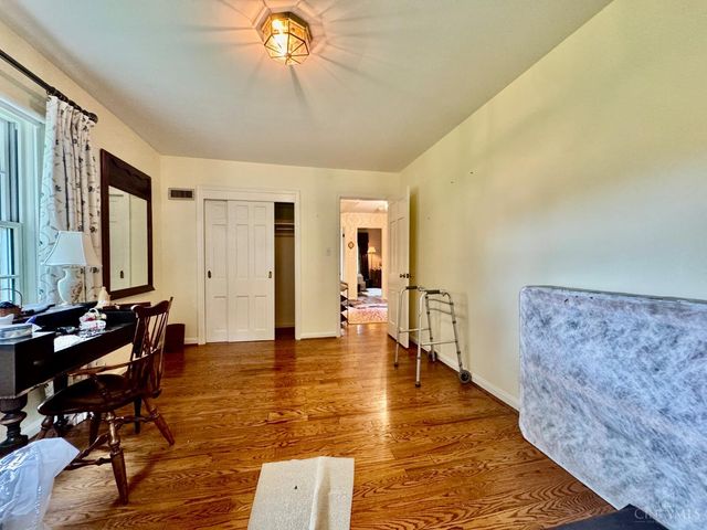 12 Cypress Garden Avenue, Cincinnati, OH 45220