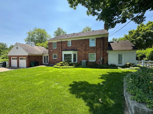 12 Cypress Garden Avenue, Cincinnati, OH 45220
