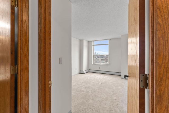 1425 W 28th Street 523, Minneapolis, MN 55408