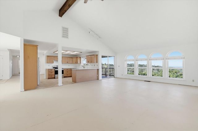 8422 Memory Ln, Auburn, CA 95603