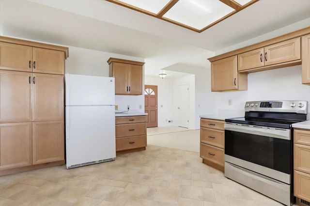 8422 Memory Ln, Auburn, CA 95603