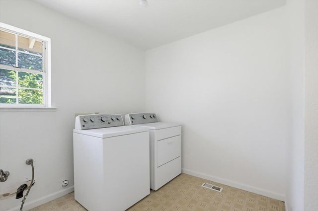 8422 Memory Ln, Auburn, CA 95603