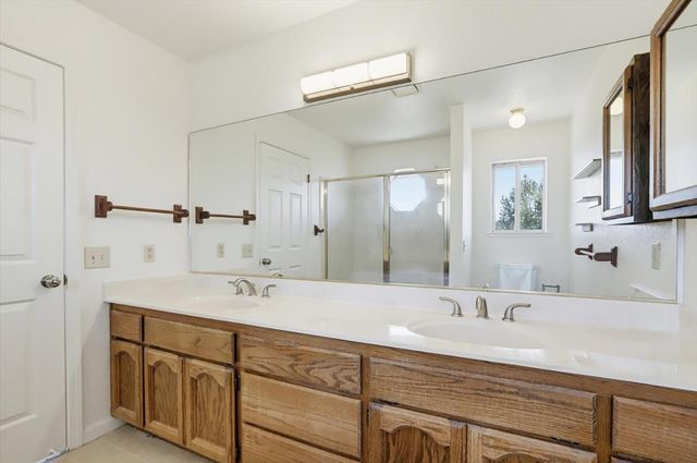 8422 Memory Ln, Auburn, CA 95603