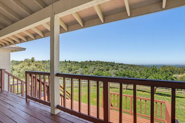 8422 Memory Ln, Auburn, CA 95603