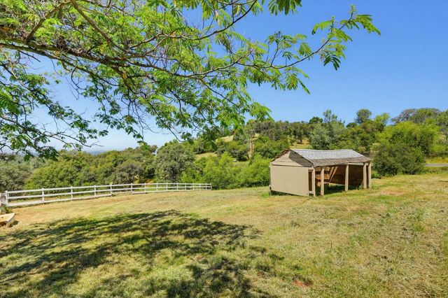 8422 Memory Ln, Auburn, CA 95603