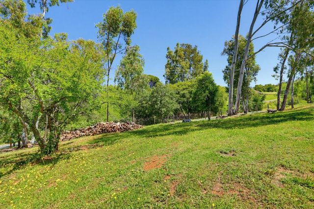 8422 Memory Ln, Auburn, CA 95603