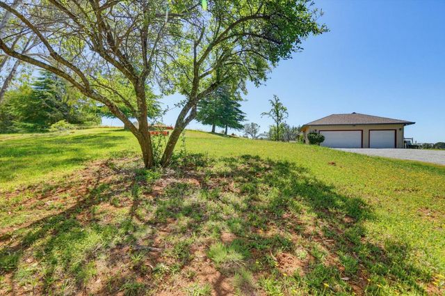 8422 Memory Ln, Auburn, CA 95603
