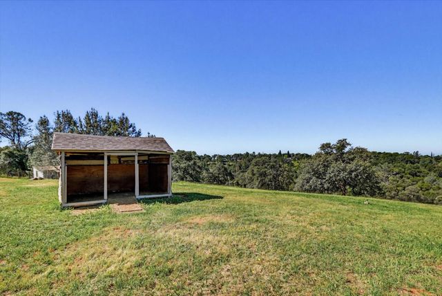 8422 Memory Ln, Auburn, CA 95603