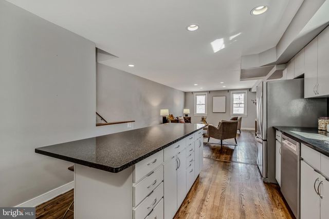 2100 BRANDYWINE ST, Philadelphia, PA 19130