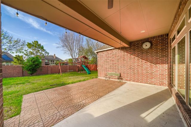 13509 Silent Walk Drive, Pearland, TX 77584