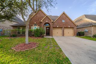 13509 Silent Walk Drive, Pearland, TX 77584