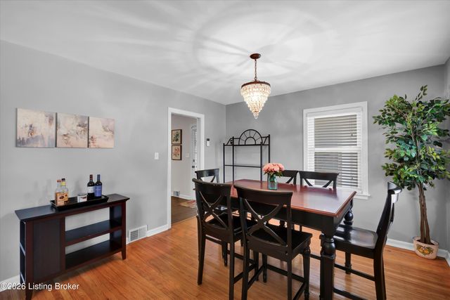 2902 Cambridge Rd, Louisville, KY 40220