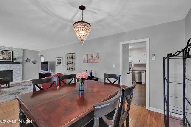2902 Cambridge Rd, Louisville, KY 40220