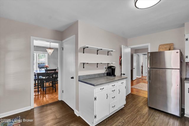 2902 Cambridge Rd, Louisville, KY 40220