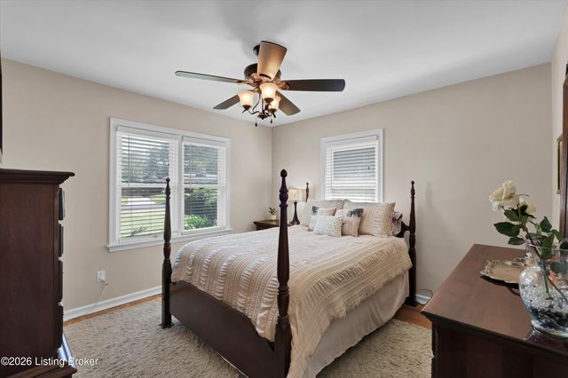 2902 Cambridge Rd, Louisville, KY 40220