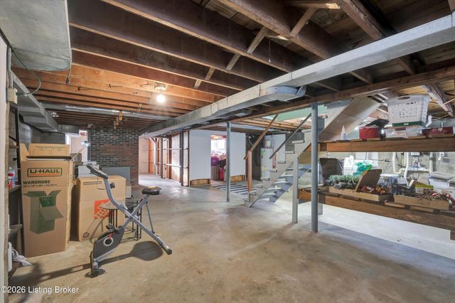 2902 Cambridge Rd, Louisville, KY 40220