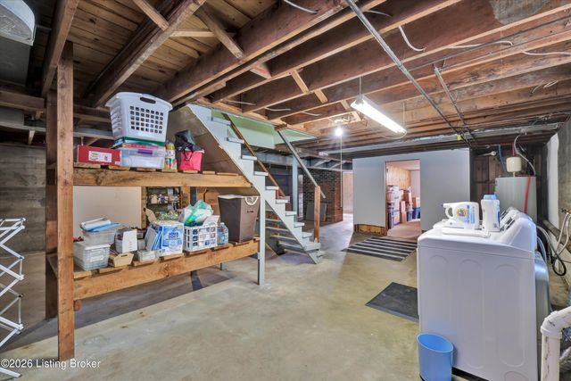 2902 Cambridge Rd, Louisville, KY 40220
