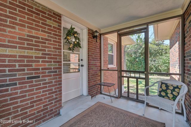 2902 Cambridge Rd, Louisville, KY 40220