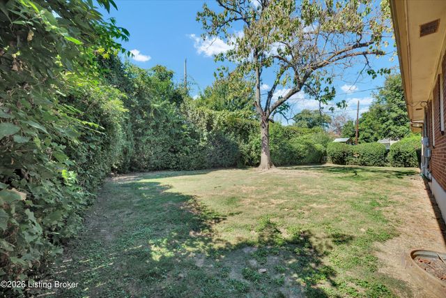 2902 Cambridge Rd, Louisville, KY 40220