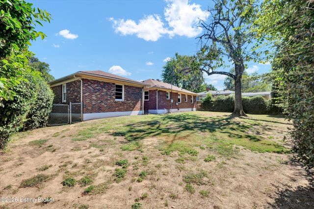 2902 Cambridge Rd, Louisville, KY 40220