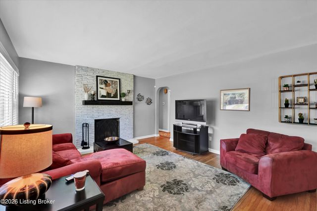 2902 Cambridge Rd, Louisville, KY 40220