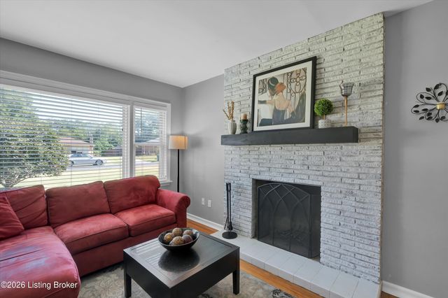 2902 Cambridge Rd, Louisville, KY 40220